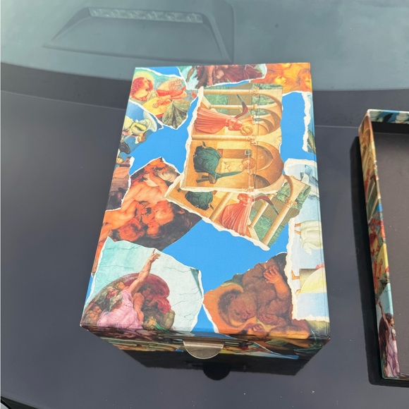 Vintage-Style Renaissance Angel Decorative Storage Box - Picture 5 of 5